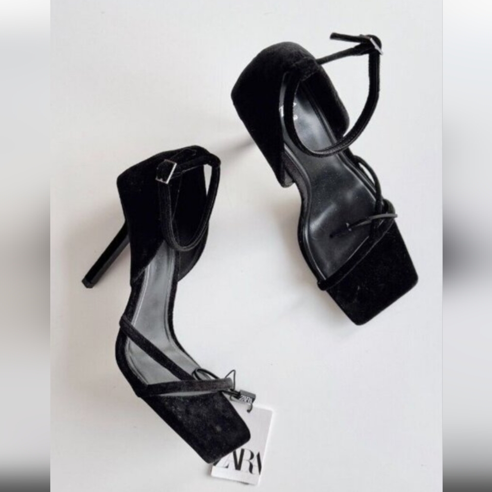 NWT ZARA Black Velvet Square Toe High Heel Ankle Strap Sandals, Size 40